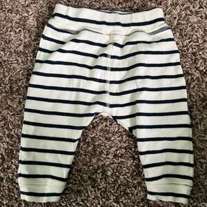 Organic zoo baby pants. Size 3-6 months. Barely worn with no stains or rips.